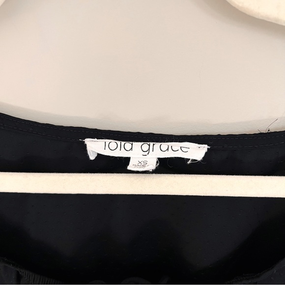 Black Cinched Waist Blouse - Picture 3 of 4